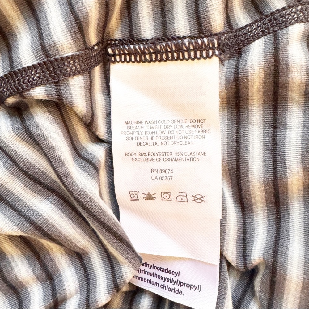 MOUNTAIN HARDWEAR Butterlicious Striped Hooded Top Size Medium in Black Stripe - Picture 12 of 13